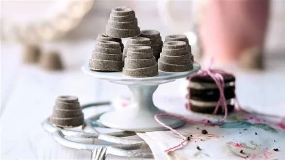 Praliny z białą czekoladą i ciasteczkami