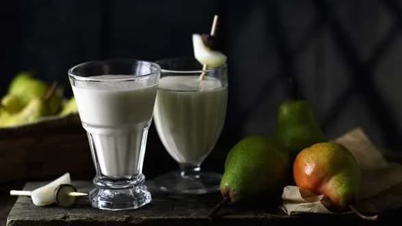 Shake z gruszką i marcepanem