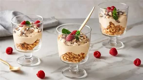 Deser karmelowy z ryżem preparowanym