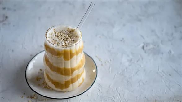 Koktajl proteinowy z masłem orzechowym