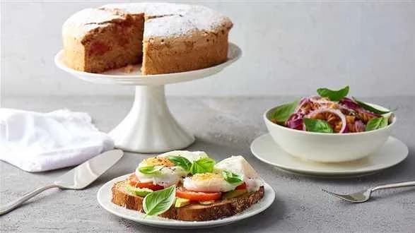 Tosty z awokado i jajkiem