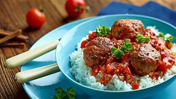 Pulpety z sosem cynamonowo-pomidorowym