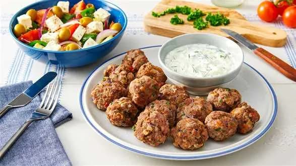 Greckie pulpeciki z sosem tzatziki