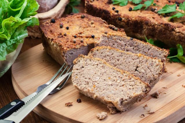 Jak zrobić pasztet z mięsa z rosołu, aby nie marnować jedzenia