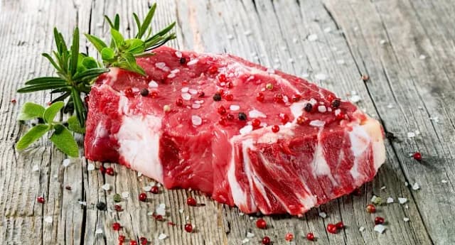 Wołowina kalorie: Zaskakująco niski poziom tłuszczu w różnych rodzajach mięsa