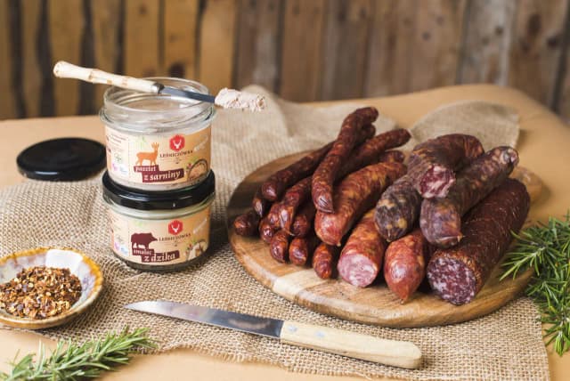 Ile kosztuje kilogram dziczyzny? Ceny dzika, jelenia i sarny