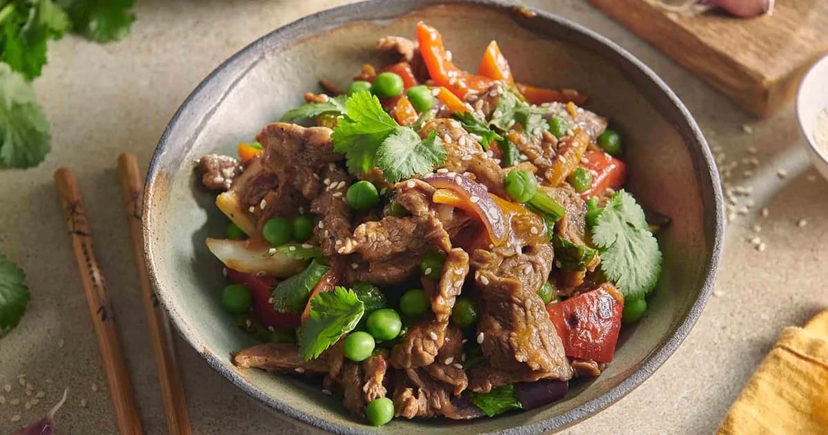 Szybki i prosty przepis na stir fry z wołowiną i warzywami