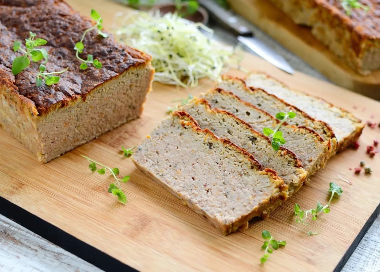 Jak długo piec pasztet z królika, aby uniknąć przesuszenia?