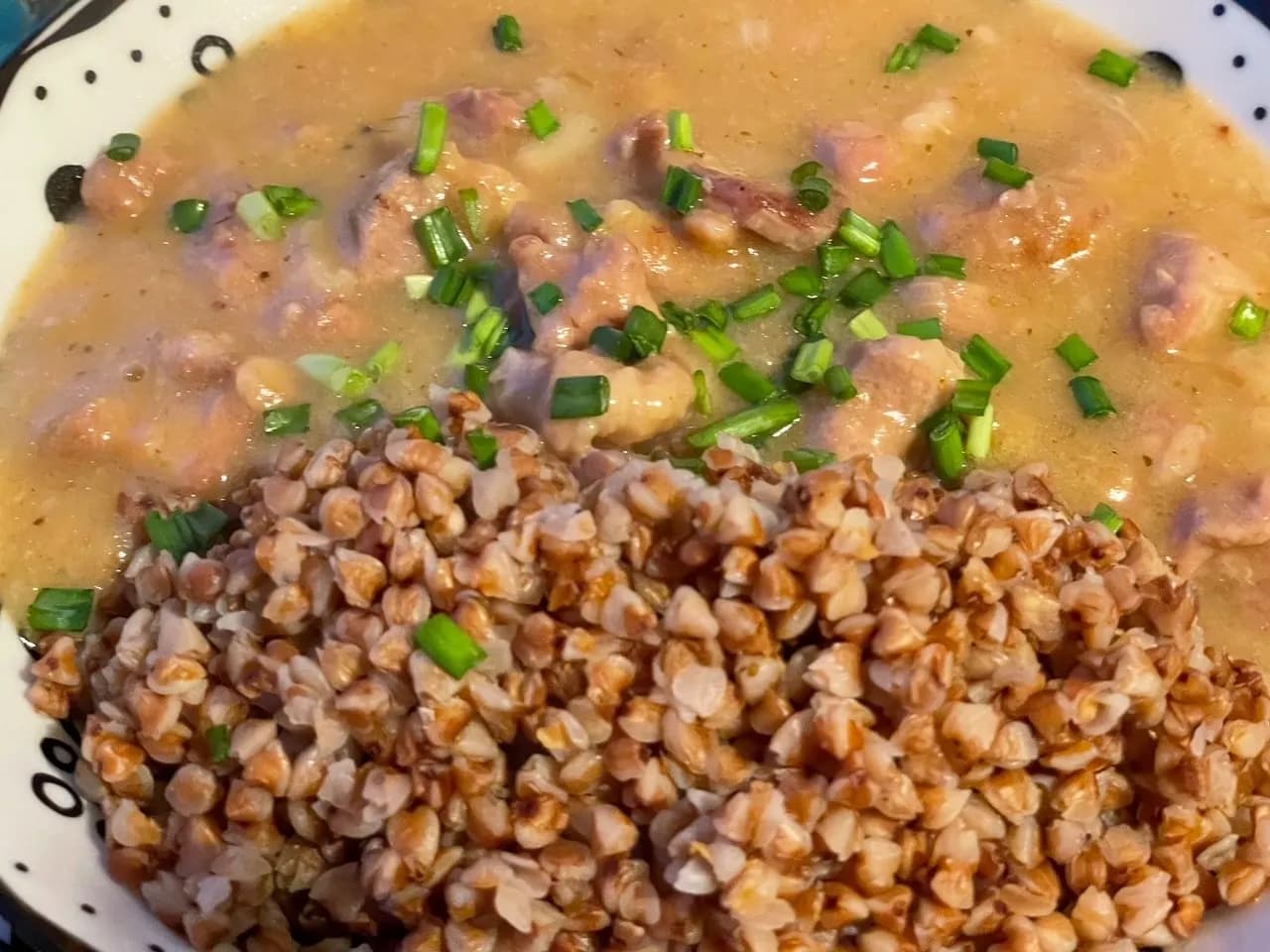 Jak zrobić sos z mięsem wieprzowym, który zachwyci Twoich gości