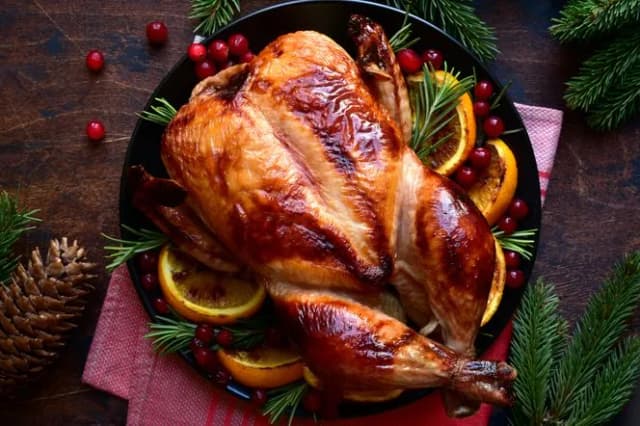 Pyszne sposoby na wykorzystanie pieczonego kurczaka w domowym menu