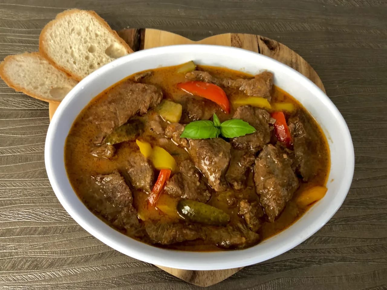 Idealna wołowina na strogonowa: sekretne triki mistrzów kuchni