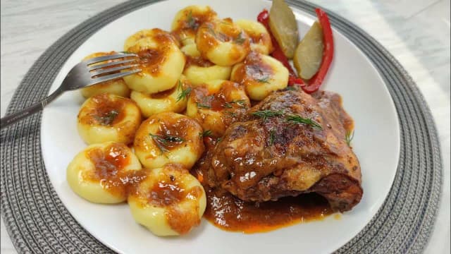 Idealne pieczone udka kurczaka z termoobiegiem. Chrupiące i soczyste w kilku prostych krokach