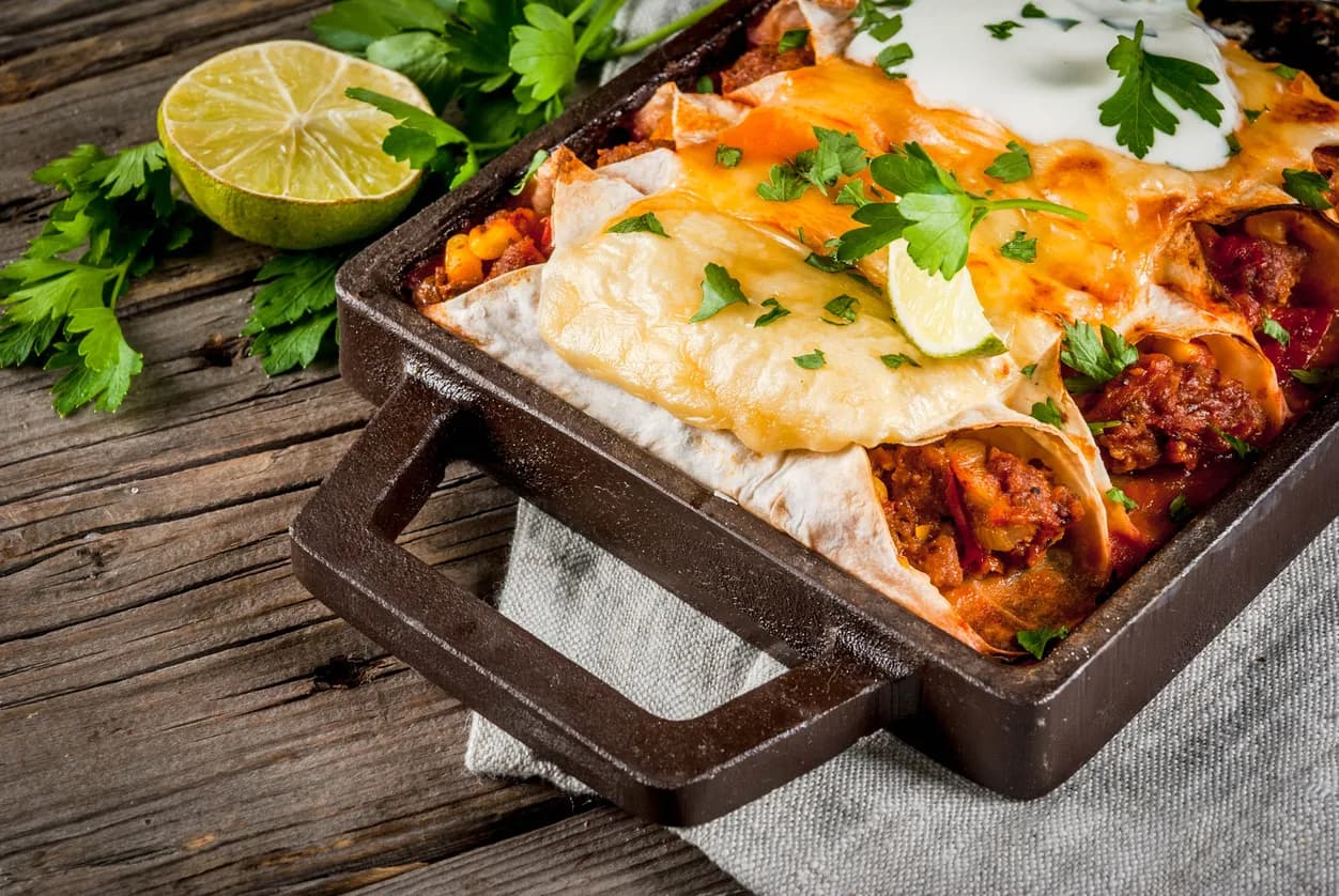 Prosty przepis na enchiladę drobiową, która zachwyci Twoich gości