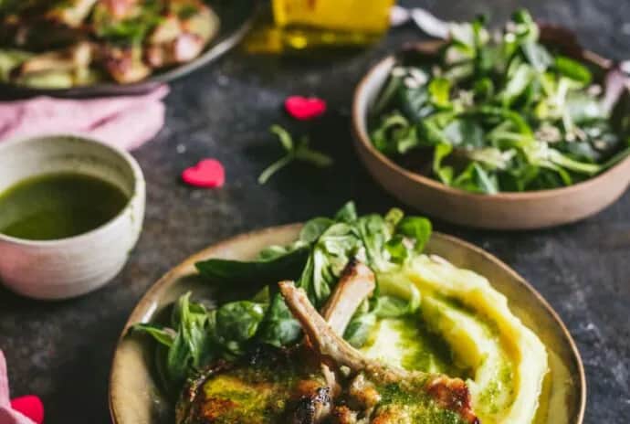 Co pasuje do jagnięciny? Najlepsze dodatki i sosy, które zaskoczą