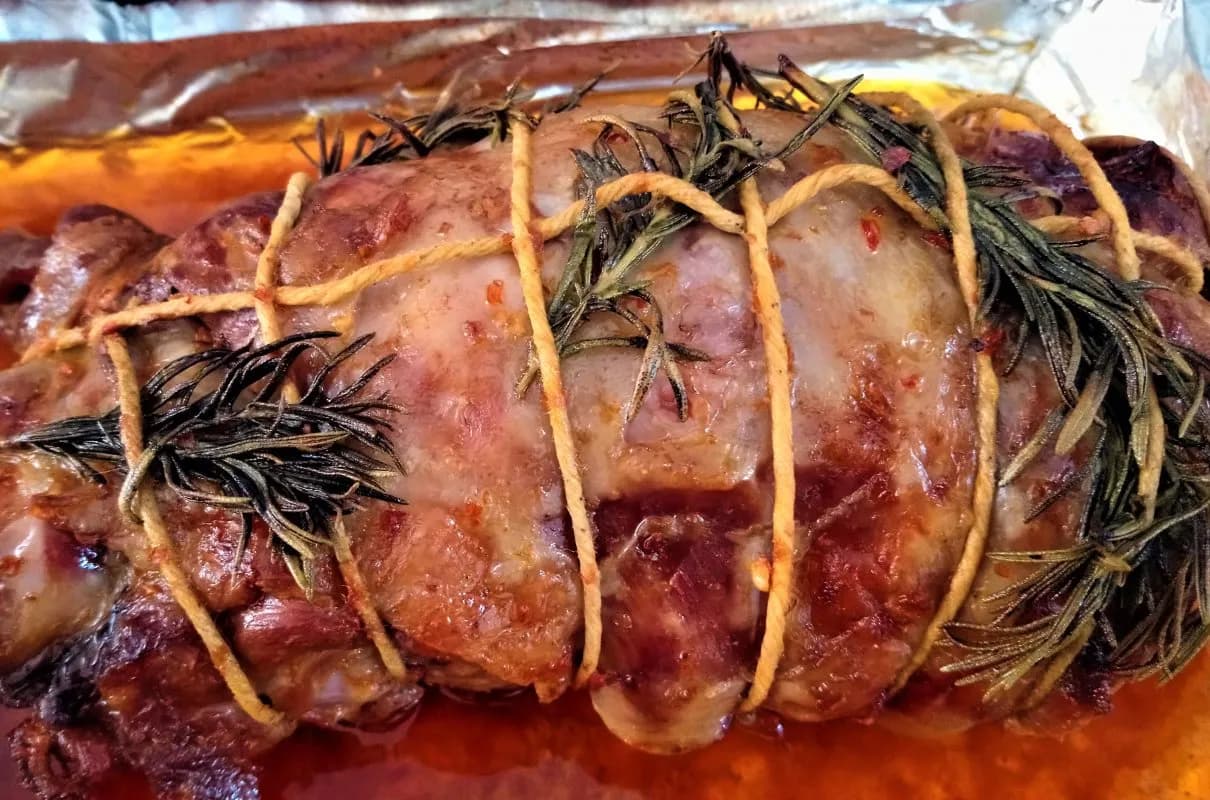 Jak długo piec jagnięcinę? Sprawdź idealne czasy i temperatury