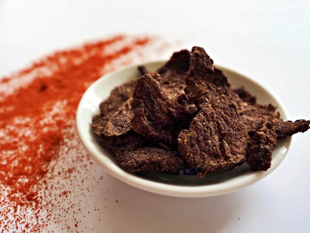 Suszona wołowina Biedronka: poznaj wartości odżywcze i opinie klientów