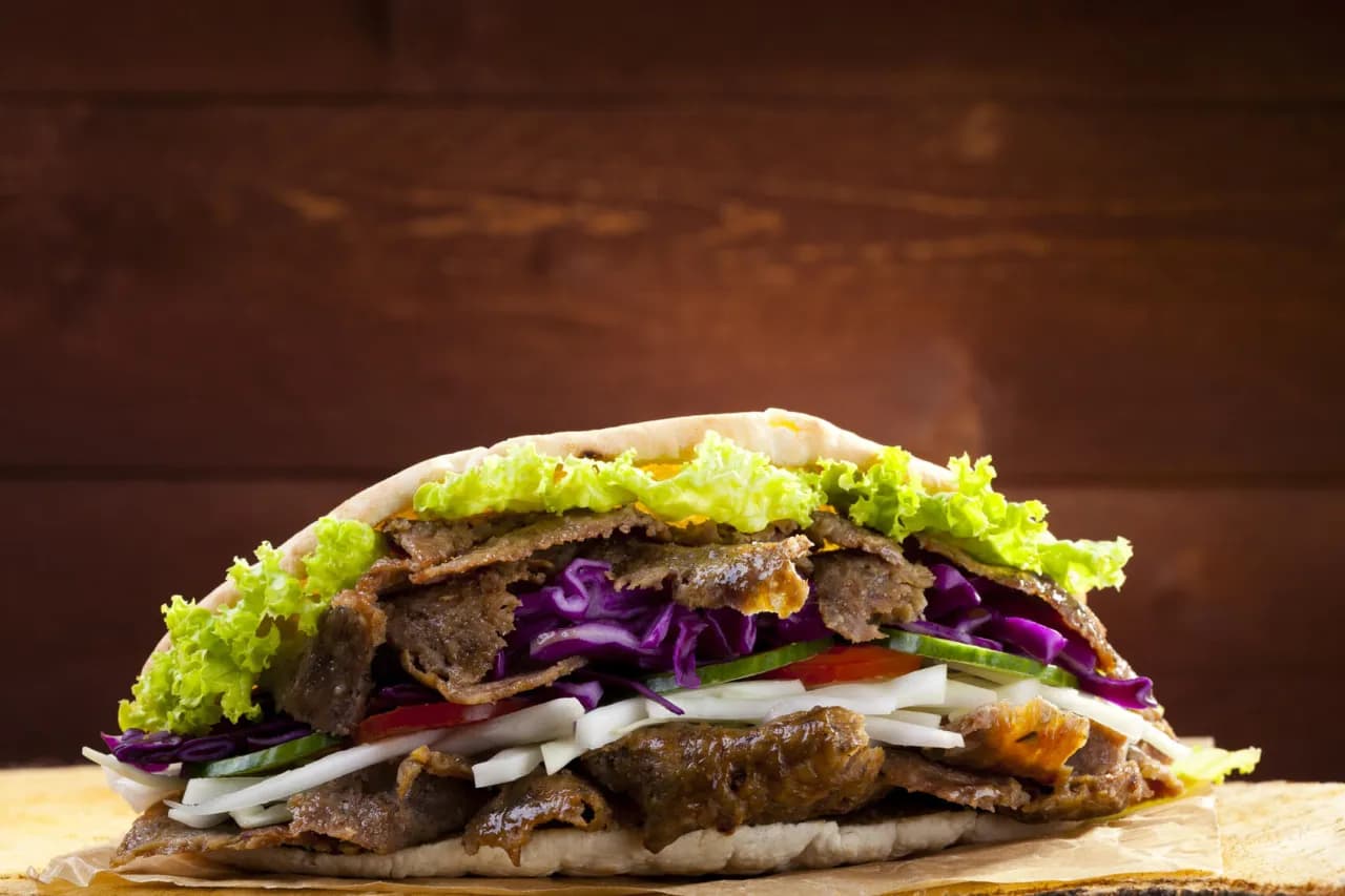 Czy baranina w kebabie to prawdziwe mięso? Co kryje się w składzie?