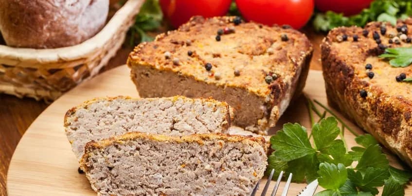 Pasztet na stole: Rewelacyjne dodatki, które zachwycą każdego gościa