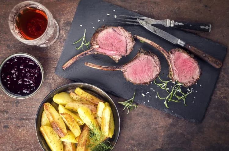 Jakie wino do jagnięciny - najlepsze parowanie, które zachwyci smakiem