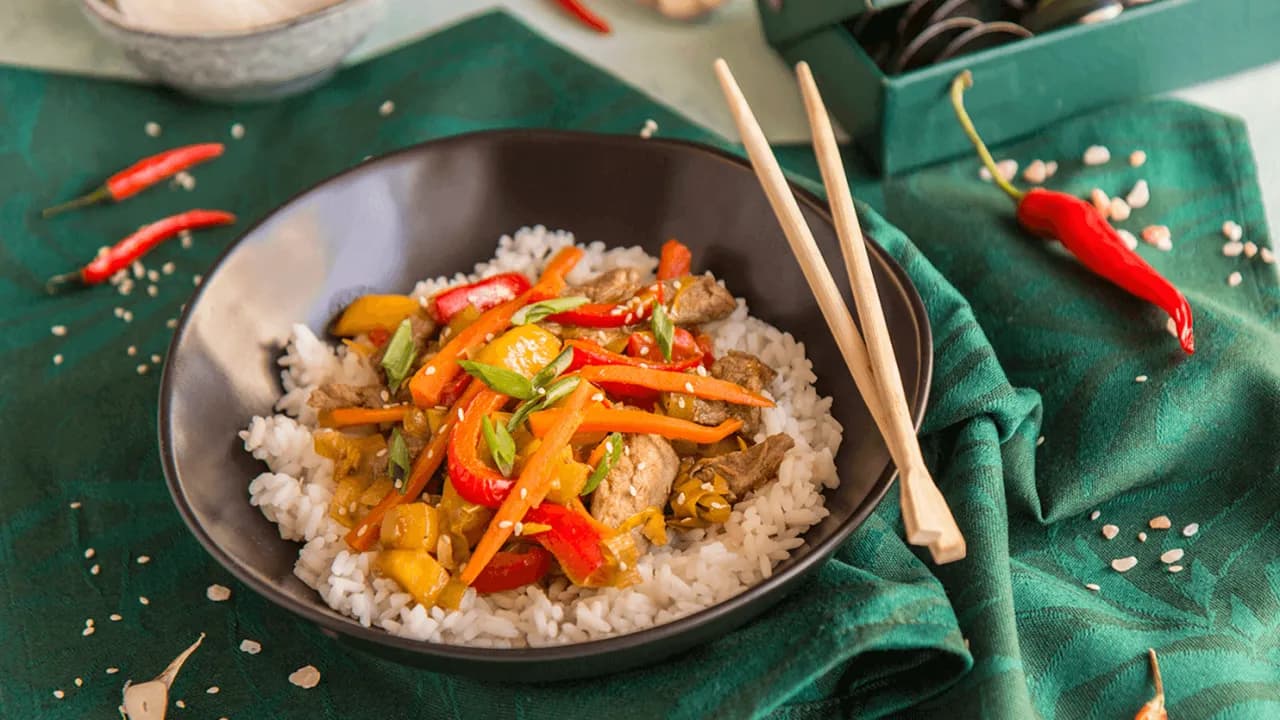 Pyszna wieprzowina z mango - prosty przepis na wyjątkowe danie