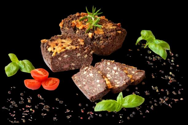 Ile kalorii ma kaszanka z cebulą? Sprawdź, co musisz wiedzieć