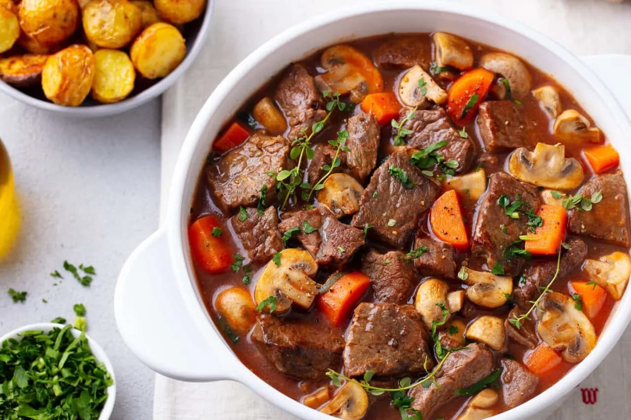 Warzywa do wołowiny: co pasuje, a czego unikać?