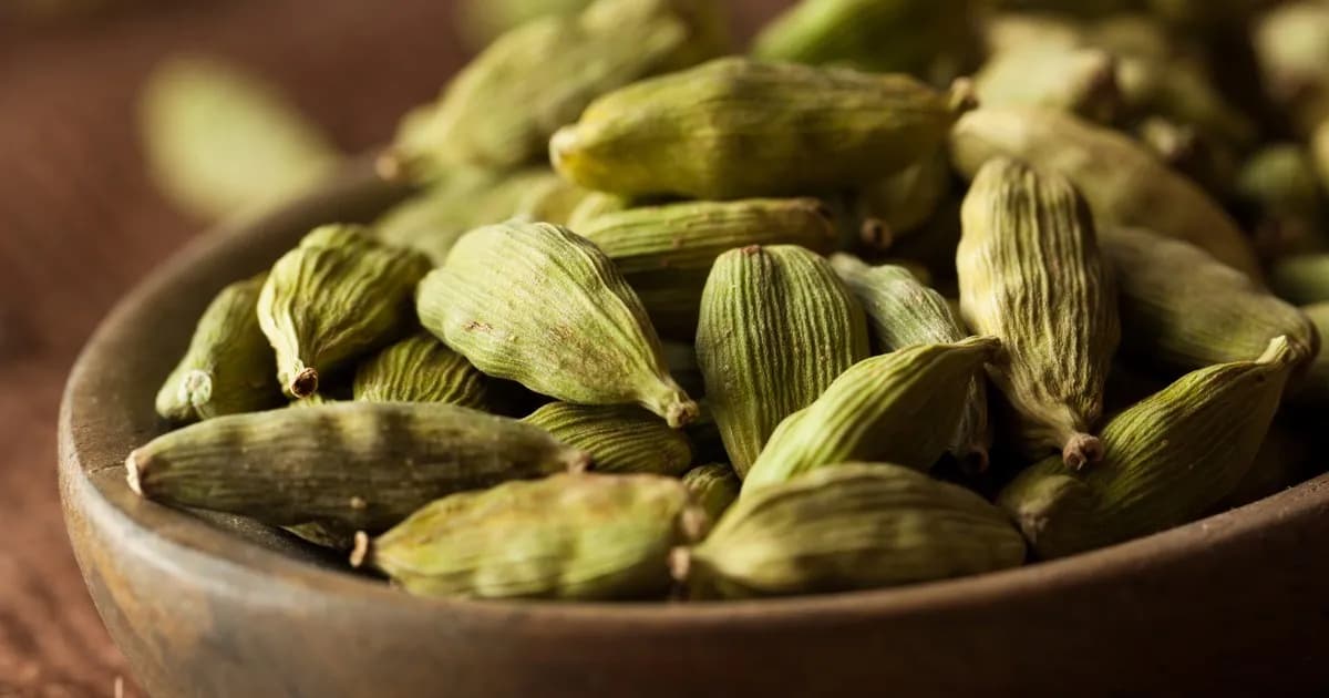 Kardamon przyprawa do czego - odkryj jego niezwykłe zastosowania w kuchni
