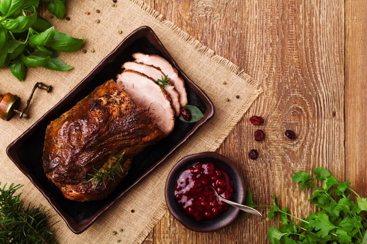 Jakie przyprawy do karkówki pieczonej w rękawie, aby zachwycić smakiem?