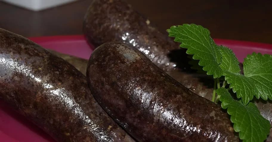 Jak szybko rozmrozić kaszankę - skuteczne metody bez czekania