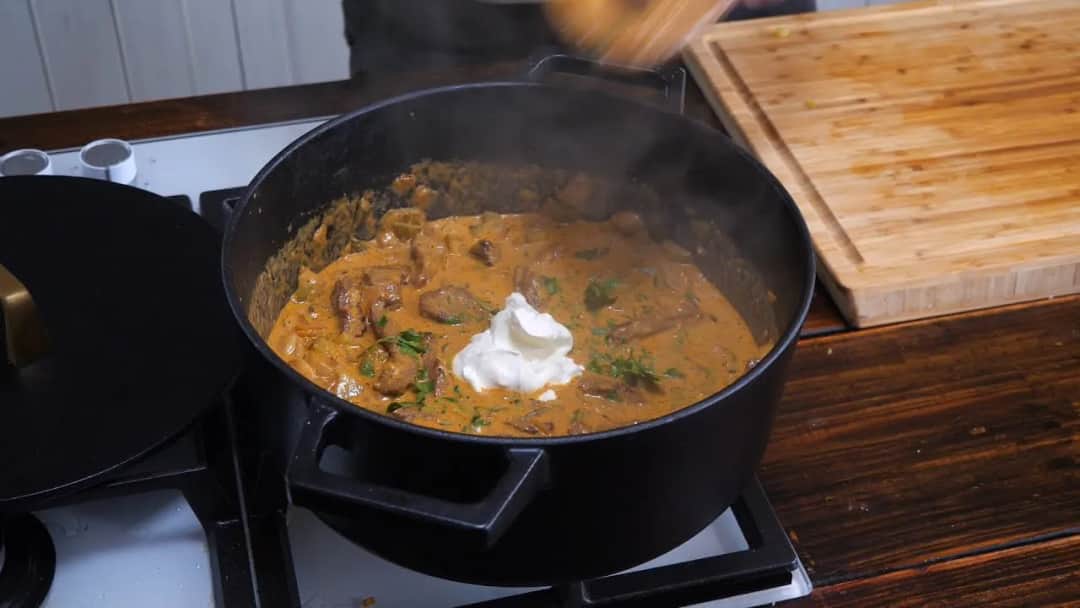 Jak przygotować idealny strogonow z wołowiny - prosty przepis krok po kroku